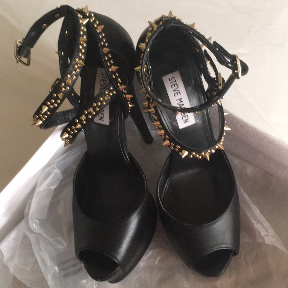Peep toe platform heel